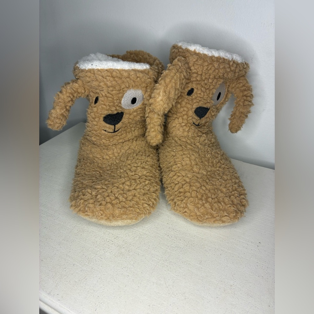 Kids Brown Plush Puppy Slipper Boots. Ideal for 3-5 year olds. Unisex.